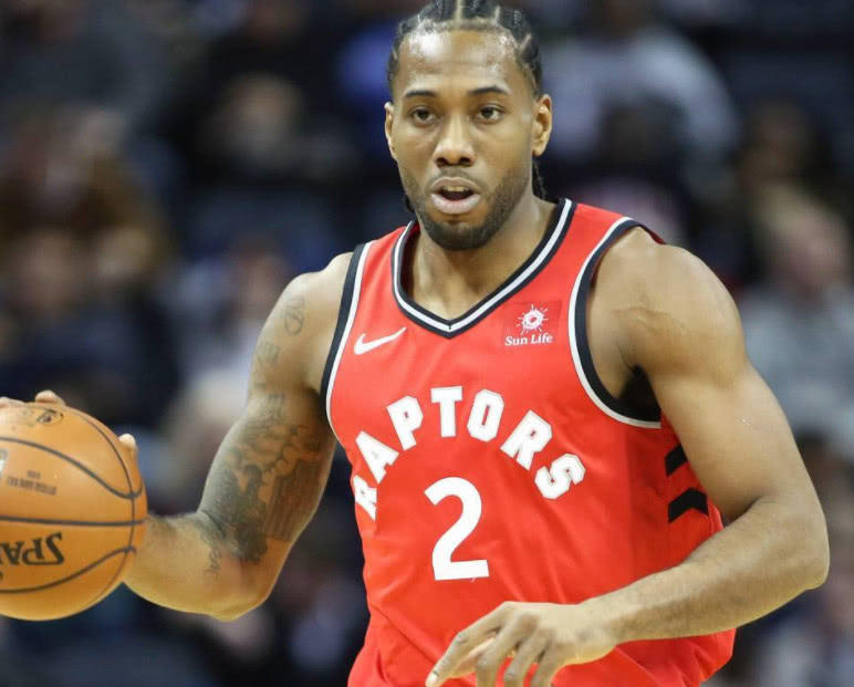 皮球窜入网 皮球窜入网