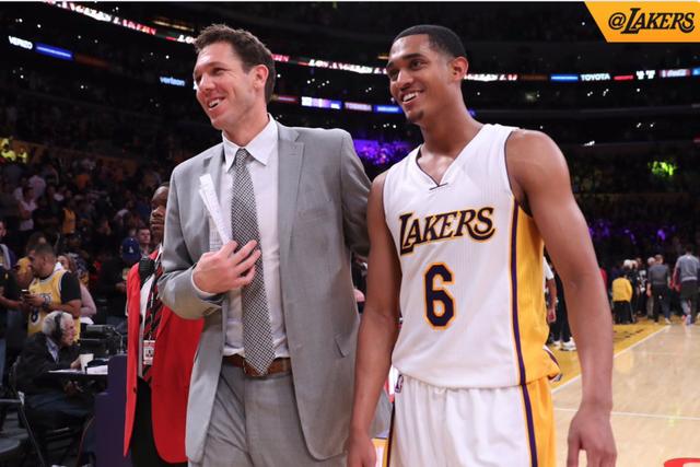 源于微调与 源于微调与